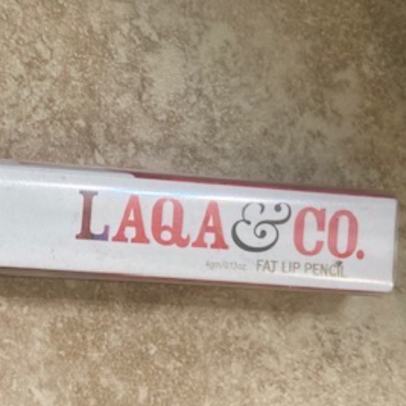 Laqa & Co. Fat Lip Pencil - Picture 2 of 2